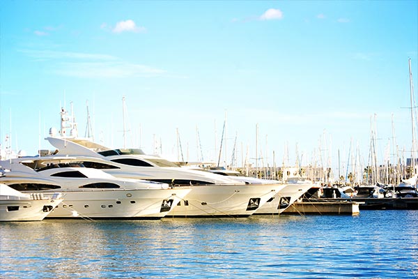 Experience the Marine Lifestyle